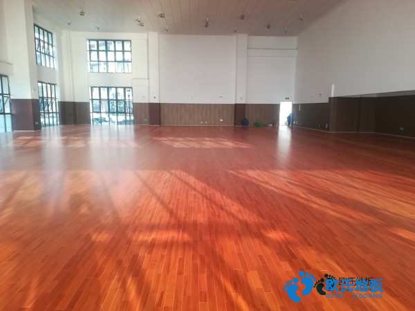 哪有運(yùn)動場館木地板十大品牌